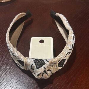 Ava & Aiden Elegant Black and Cream Patterned Headband